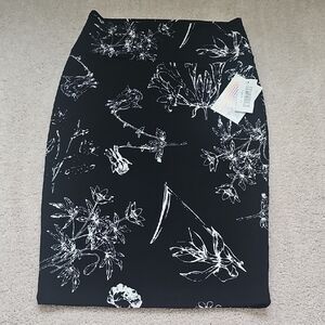 LuLaRoe Black and White Floral Pencil Skirt